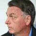 Bolsonaro retorna a Brasília após indiciamento por tentativa de golpe e se reúne com defesa