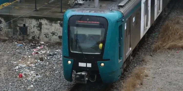 Mais de 1 km de cabos de linha de trem são furtados no Rio de Janeiro