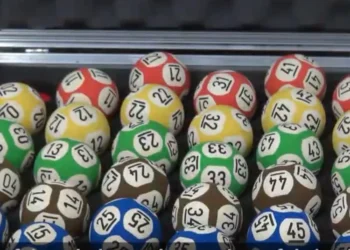 Bilhete simples, com seis números marcados, custa R$ 5 • Divulgação/Caixa