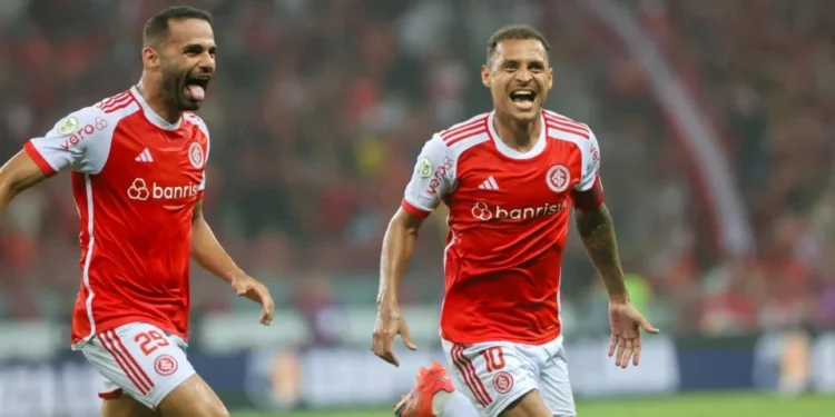 Internacional vira líder do segundo turno e vê retomada após enchentes