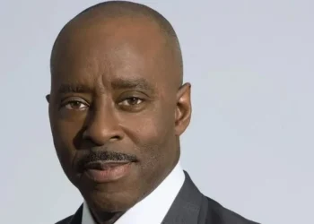Courtney B. Vance é confirmado como Zeus na nova temporada de "Percy Jackson e os Olimpianos" • Instagram/ Courtney B. Vance
