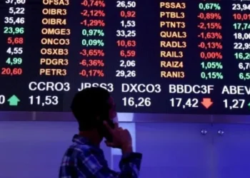 Painel de cotações da B3 em São Paulo • 28/10/2021 REUTERS/Amanda Perobelli/Arquivo