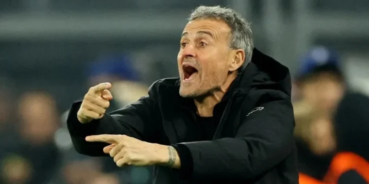 PSG sofre duras críticas após derrota e técnico é chamado de “arrogante”