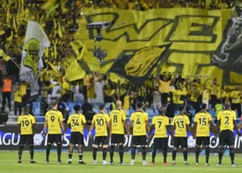Jogadores do Al-Ittihad durante partida do Campeonato Saudita • Mohammed Saad/Anadolu/Getty Images