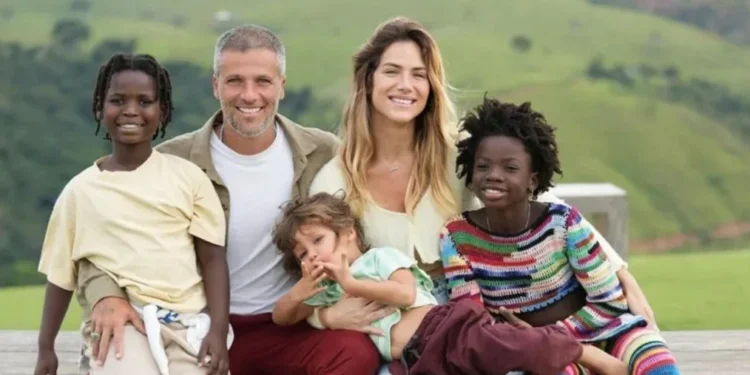 Bruno Gagliasso afirma que era racista antes de adotar filhos: “Aprendi vivendo”