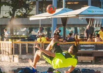 Vasco enfrenta o o Sportivo Cerrito no beach soccer • Reprodução