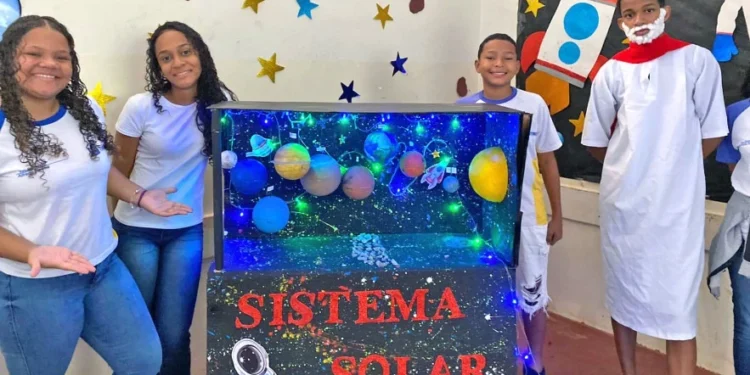 Estudantes apresentam atividades desenvolvidas durante o projeto Bioblitz - Foto: Crédito: Divulgação Seduc/Governo do Tocantins file_download