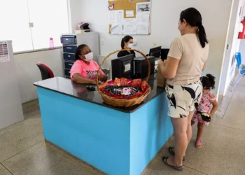 Beneficiários devem apresentar nas unidades de saúde dados pessoais dos integrantes da família, entre outros documentos
