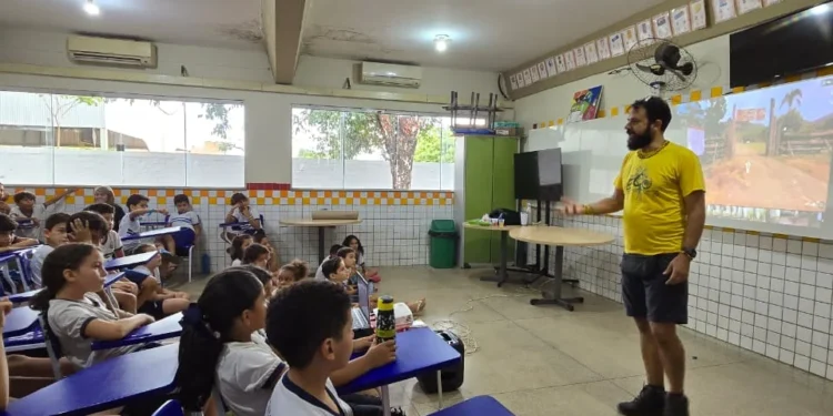 Alunos da Escola Municipal Henrique Talone recebem o projeto ‘Arqueologia 360 Graus’