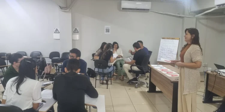 Novos analistas participam de curso introdutório de vigilância em saúde