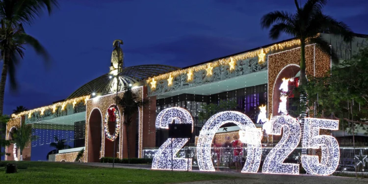 Governador Wanderlei Barbosa inaugura Natal de Luzes com a chegada do Papai Noel nesta quinta-feira, 12