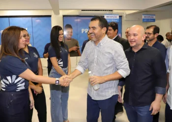 Acompanhado de sua equipe, o governador Wanderlei Barbosa inaugurou a nova unidade do Pronto em Porto Nacional - Crédito: Esequias Araújo/Governo do Tocantins