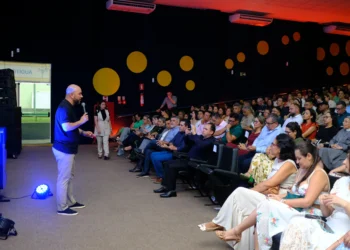 O secretário-executivo da Seduc, Edinho Fernandes, afirma que por meio da premiação do Ideb Mais Tocantins é possível reconhecer o trabalho realizado nas unidades escolares e regionais (Créditos: Gil Nunes/Governo do Tocantins)