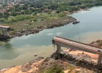 De acordo com o serviço de embarcação travessia contemplará pedestres, automóveis e caminhonetes; caminhões poderão atravessar por balsas a partir desta quarta-feira, 1º de janeiro
