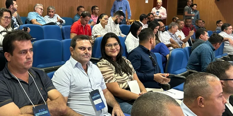 Prefeito de Cariri, Júnior Marajó, marca presença em Encontro de Transição Municipal Segura do TCE/TO