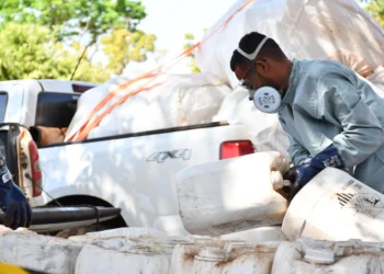 O Projeto de recebimento itinerante de embalagens vazias de agrotóxicos atendeu mais de 1,3 mil produtores rurais e recebeu aproximadamente 50 toneladas dessas embalagens