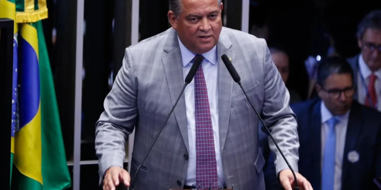 Senador Eduardo Gomes comemora aprovação da Regulamentação da IA no Senado: “marco para o Brasil”