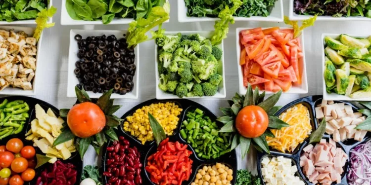 Má digestão? Veja 5 alimentos e hábitos que podem ajudar no problema