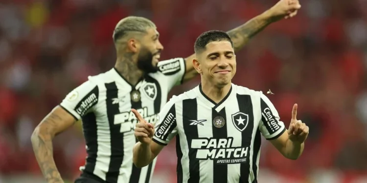 Botafogo vence Inter, mas Palmeiras deixa título do Brasileirão em aberto