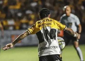 Criciúma perdeu para o Flamengo e se aproximou do rebaixamento • Celso da Luz | Criciúma E.C.