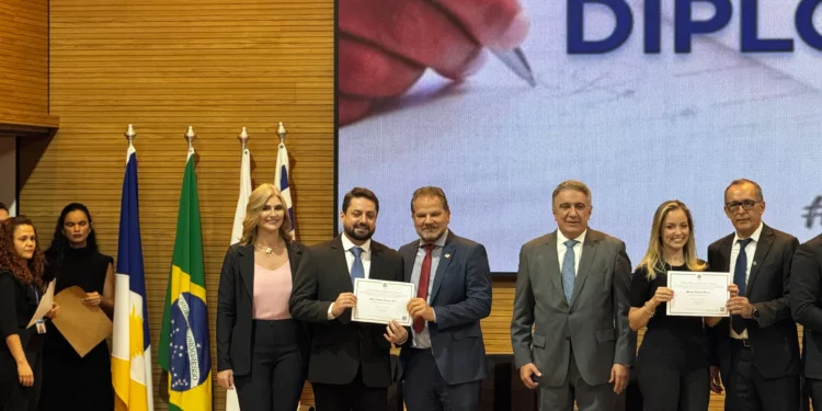 Dr. Vinicius Pires é diplomado em Palmas