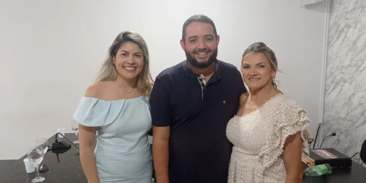 Núbio Gomes prestigia Diplomação de Márcia Enfermeira e Leidiane Mota em Lajeado