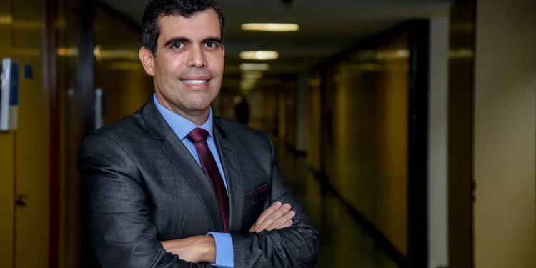 Ricardo Ayres encerra 2024 com recorde de ações: 436 propostas, 108 relatadas e R$ 92 milhões para o Tocantins