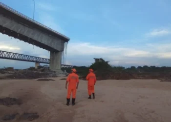 Corpo de Bombeiros Militar instalou o Gabinete de Crise às margens do Rio Tocantins, na cidade de Aguiarnópolis - Foto: Corpo de Bombeiros/Governo do Tocantins
