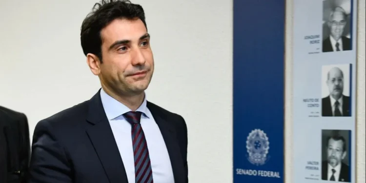 Galípolo sinaliza que BC pode deixar juros elevados por mais tempo