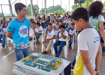 Estudantes interagindo na palestra sobre a piracema - Foto: Divulgação/Governo do Tocantins file_download
