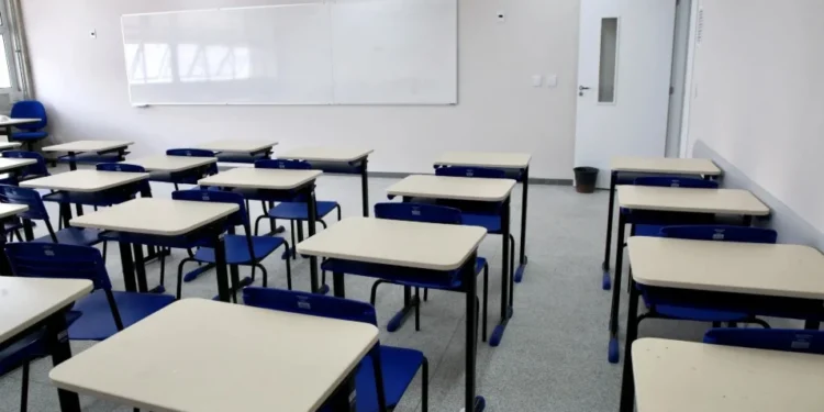 Após cortes na educação, governo tenta salvar Escola em Tempo Integral com PEC