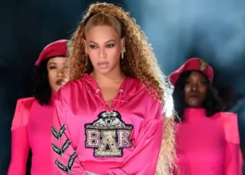 Beyoncé é eleita maior estrela pop do século 21 • Kevin Mazur/Getty Images for Coachella