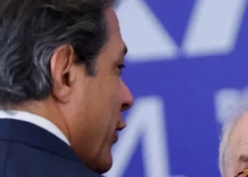 Ministro da Fazenda, Fernando Haddad, presidente Luiz Inácio Lula da Silva e presidente do Banco Central, Roberto Campos Neto, em evento do G20 em Brasília • 13/12/2023 - REUTERS/Adriano Machado