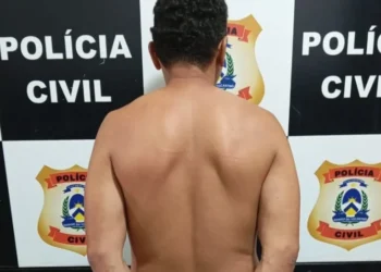 Homem foi detido e encaminhado à Unidade Penal de Augustinópolis, onde permanecerá até ser transferido para o estado de Goiás..jpeg - Foto: Divulgação SSP/TO file_download