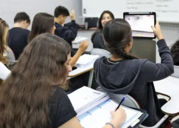 Só 1% dos alunos no Brasil tem desempenho máximo em ciências e matemática