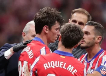 Le Normand após choque no clássico entre Real e Atlético de Madrid • Gonzalo Arroyo Moreno/Getty Images