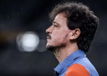 Fernando Diniz, técnico do CruzeiroFoto: Gustavo Aleixo/Cruzeiro IMPORTANTE: Imagem destinada a uso institucional e divulgação, seu uso comercial está vetado incondicionalmente por seu autor e o Cruzeiro Esporte Clube. IMPORTANT: image intended for institutional use and distribution. Commercial use is prohibited unconditionally by its author and Cruzeiro Esporte Clube. • Foto: Gustavo Aleixo/Cruzeiro