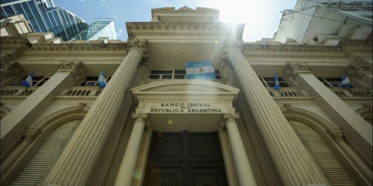 Banco Central da Argentina reduz taxa básica de juros de 35% para 32%