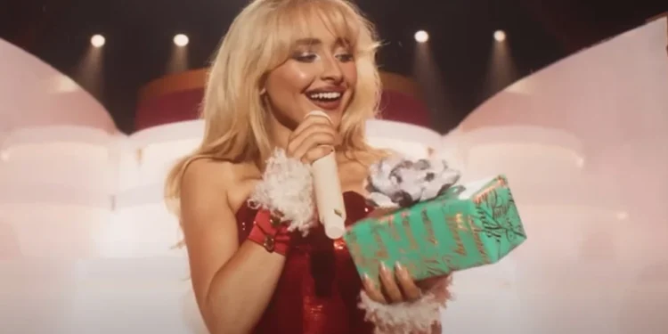 Especial de Natal de Sabrina Carpenter chega ao streaming nesta sexta (6)