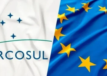 Bandeiras do Mercosul e da União Europeia (UE) • Reprodução/Ipea