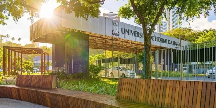 UFBA oferece bolsas para cursos de inglês, francês, italiano e mais