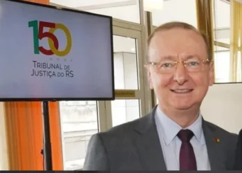 Cezar Miola tem 59 anos e é conselheiro do TCE-RS • Reprodução/Facebook/TCE-RS