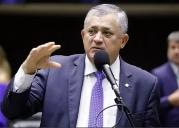 "O mercado não gosta do presidente Lula, mas o Brasil gosta", disse Guimarães • 27/11/2024 - Mário Agra/Câmara dos Deputados