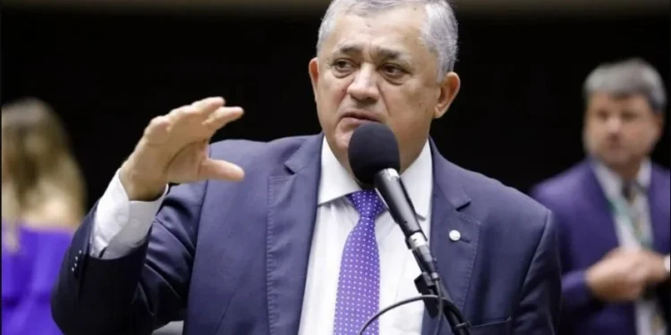 Líder do governo diz que Lula não trabalha para satisfazer “ganância” do mercado