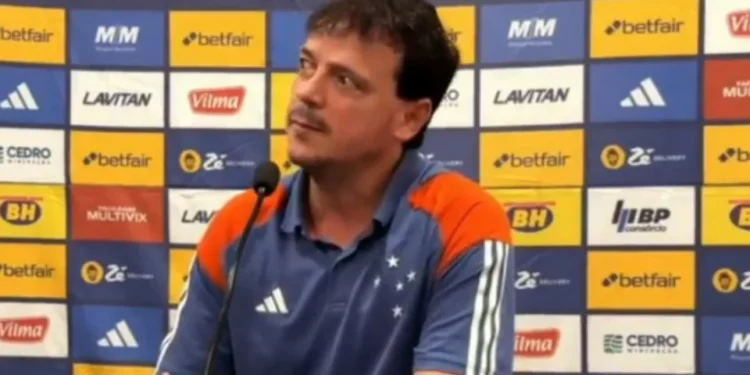 Fernando Diniz rebate jornalista após mais uma derrota do Cruzeiro • Reprodução