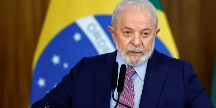 Lula está acordado e bem, mas sem previsão de alta