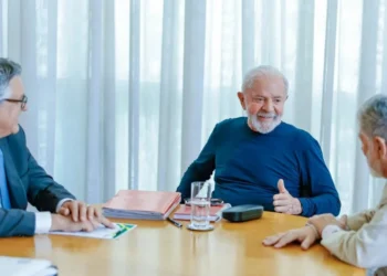 O presidente Luiz Inácio Lula da Silva (PT) na primeira foto após ter sofrido um acidente doméstico em 19 de outubro • 21/10/2024 - Ricardo Stuckert/PR