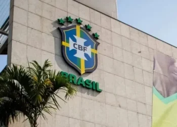 Clubes poderão ter quatro janelas de transferências em 2025; entenda