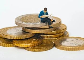 Brasil está em um cenário insustentável de dívida, diz Srour
 • Mathieu Stern / via Unsplash