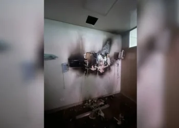 Incêndio ocorreu na tarde da última terça-feira (10), no segundo andar do hospital particular. • Divulgação/ Corpo de Bombeiros